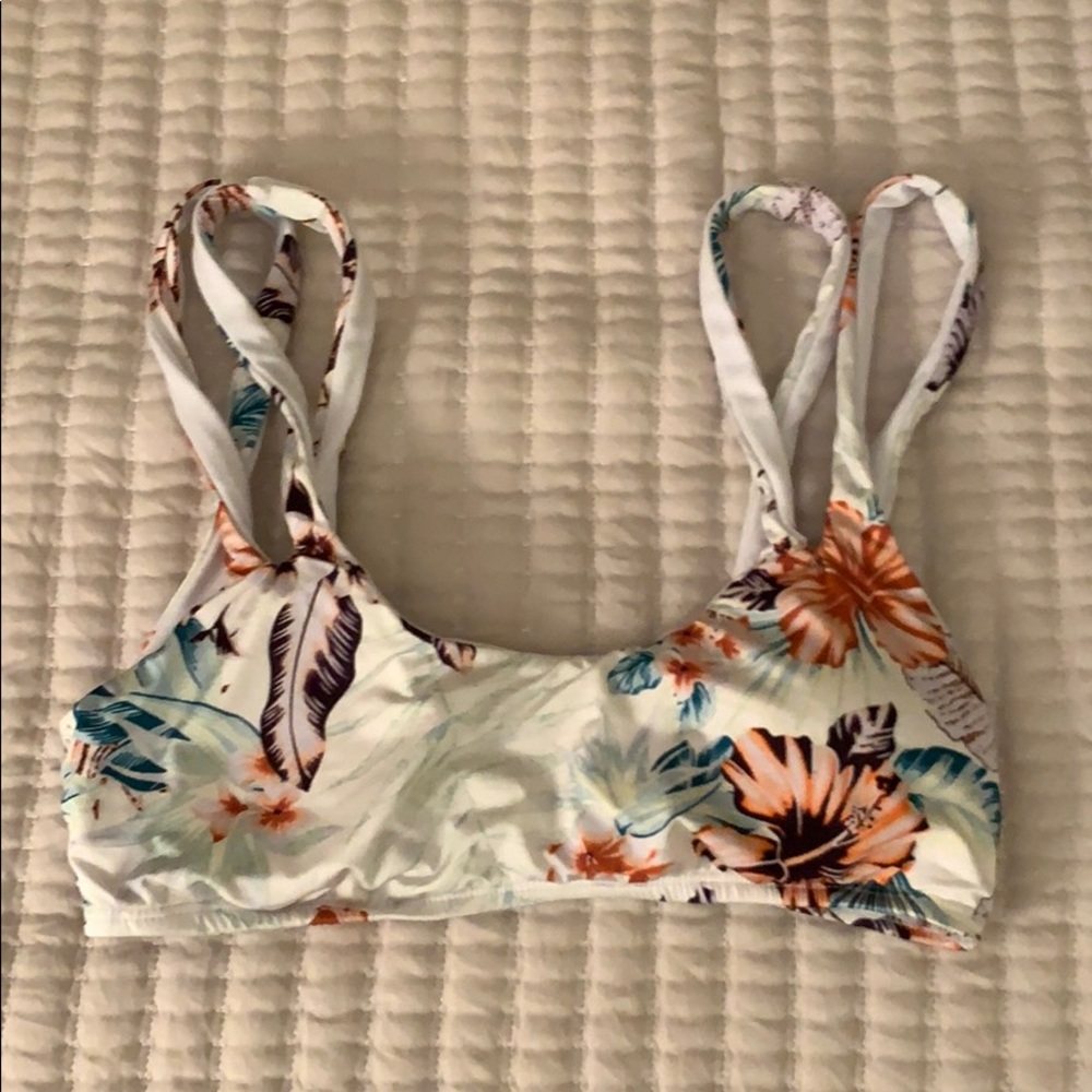 NWOT bikini top